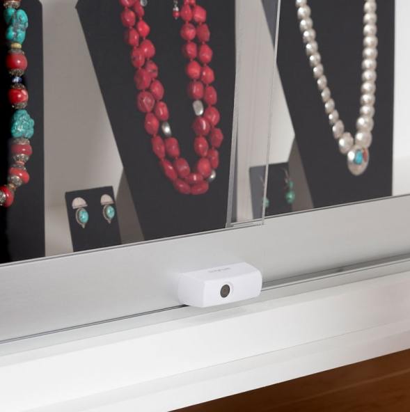 InVue Smart Plunger Lock em branco, projetado para soluções de segurança avançadas