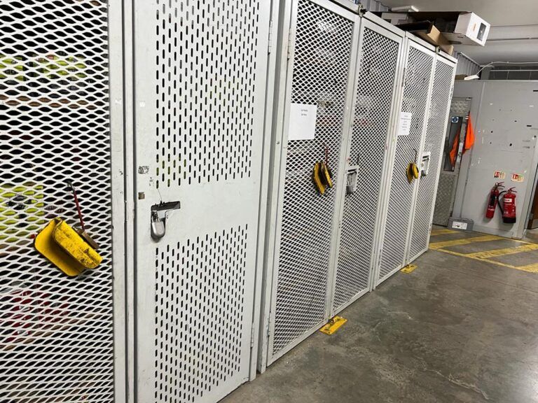Padlock para proteger os armários de armazenamento de produtos na Halfords