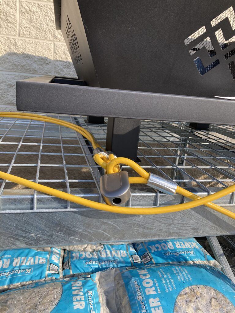 Produto de fixação de Padlock na Tractor Supply