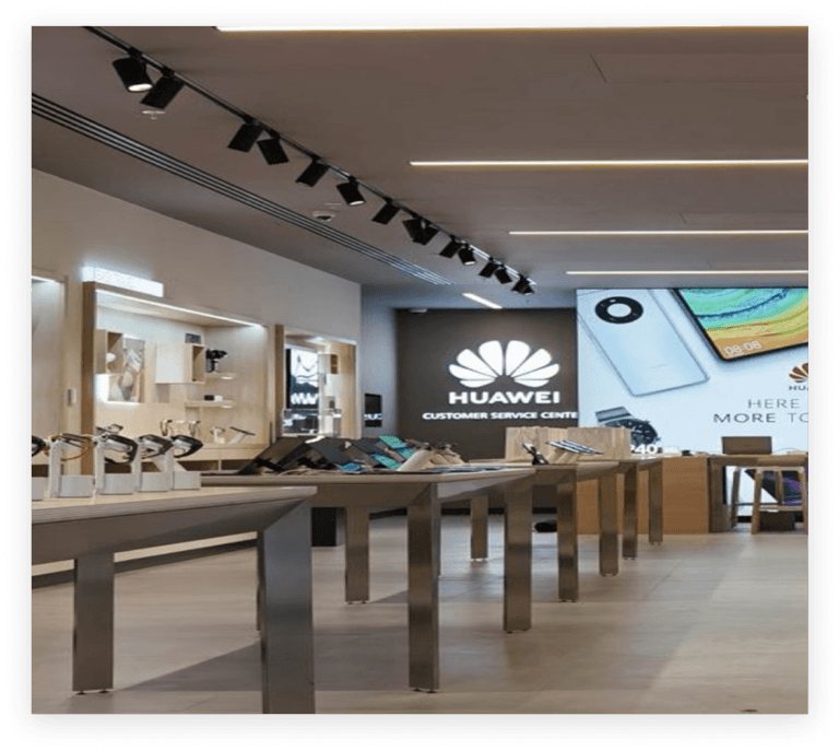 InVue e a Huawei firmam parceria de ponta: Elevando a segurança e a acessibilidade na loja principal de Paris.