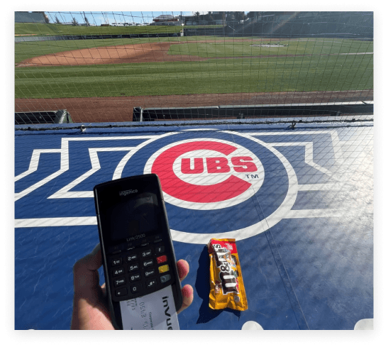 Logotipo do time de beisebol Cubs com um mPOS