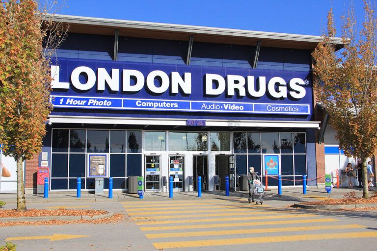 A London Drugs reforça a segurança com as Smart Locks da InVue.