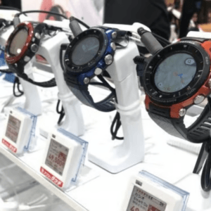 Smartwatches em exibição segura