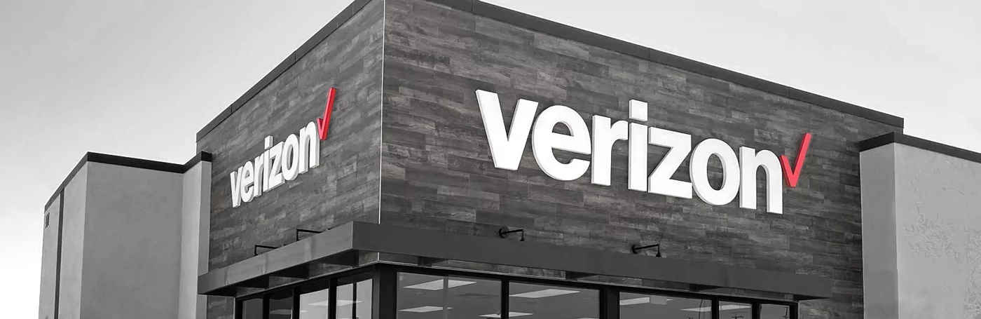 Exterior da loja da Verizon com logotipo