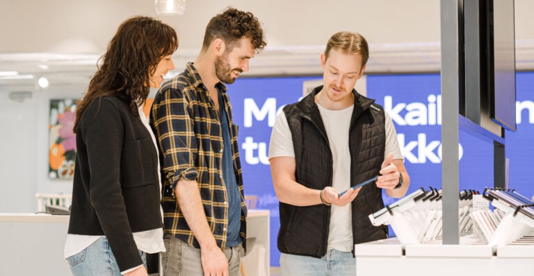 Transformando as lojas da Telia com um sistema de segurança de dispositivos consistente, preciso e conectado