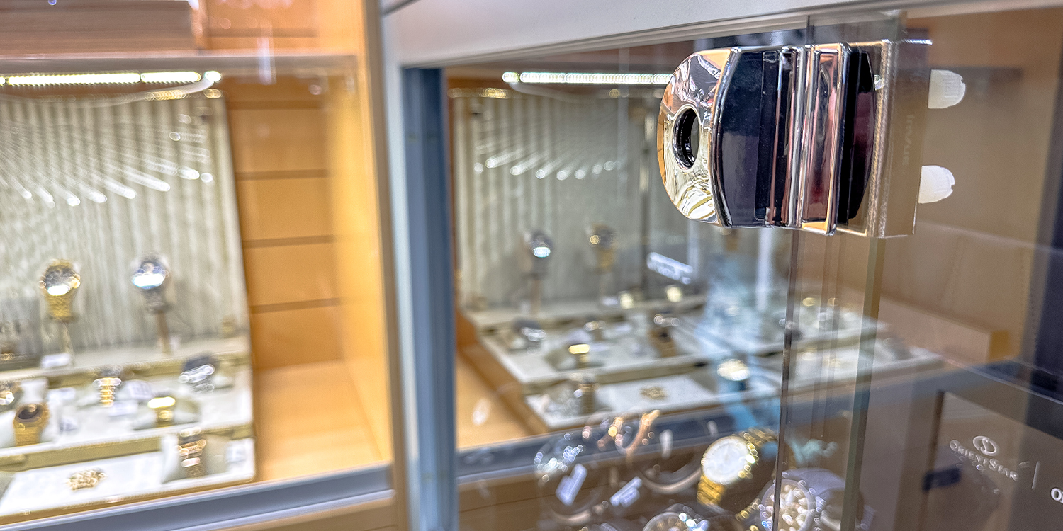 Halldór Ólafsson Úr og Skartgripir_InVue Fechaduras para joias Segurança para joias Fechaduras para joias sem chaves