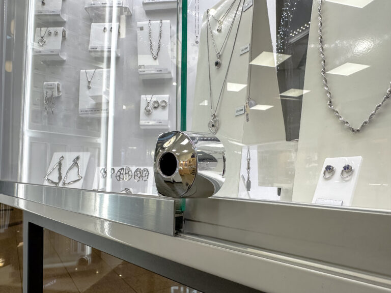 Halldór Ólafsson Úr og Skartgripir_InVue Fechaduras para joias Segurança para joias Fechaduras para joias sem chaves